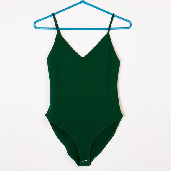 Forever 21 Tops - Forever 21 Green Spaghetti Strap bodysuit 💚